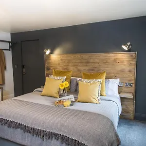 2* Pensión Tipperary House