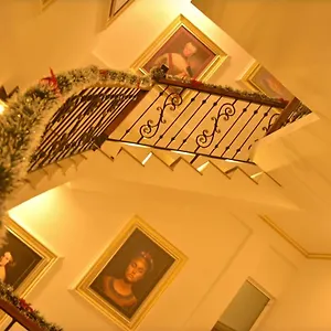 https://negombo-new-queens-palace.kandyhotelsnow.com