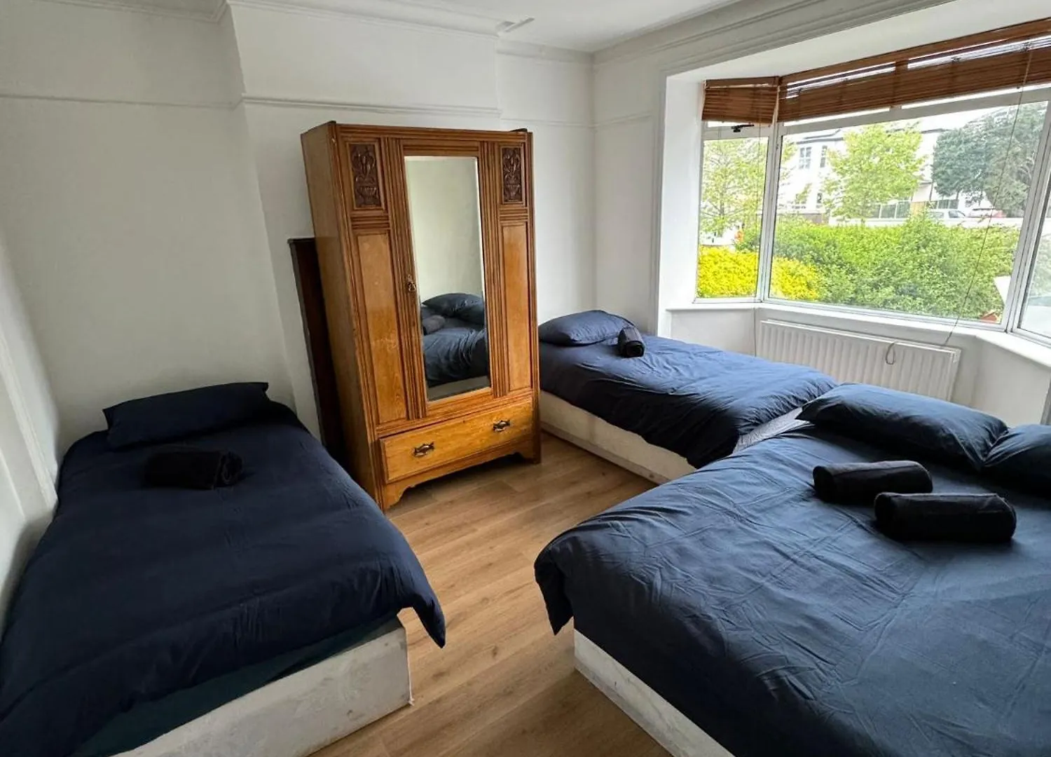 Big Family Room In Room At 2 Iveragh Rd-4 location