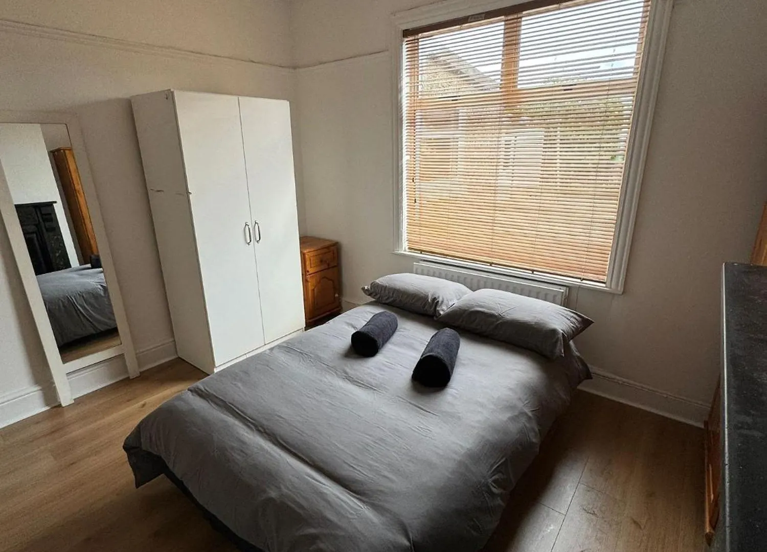 Guest house Big Family Room In Room At 2 Iveragh Rd-4 Dublin Ireland